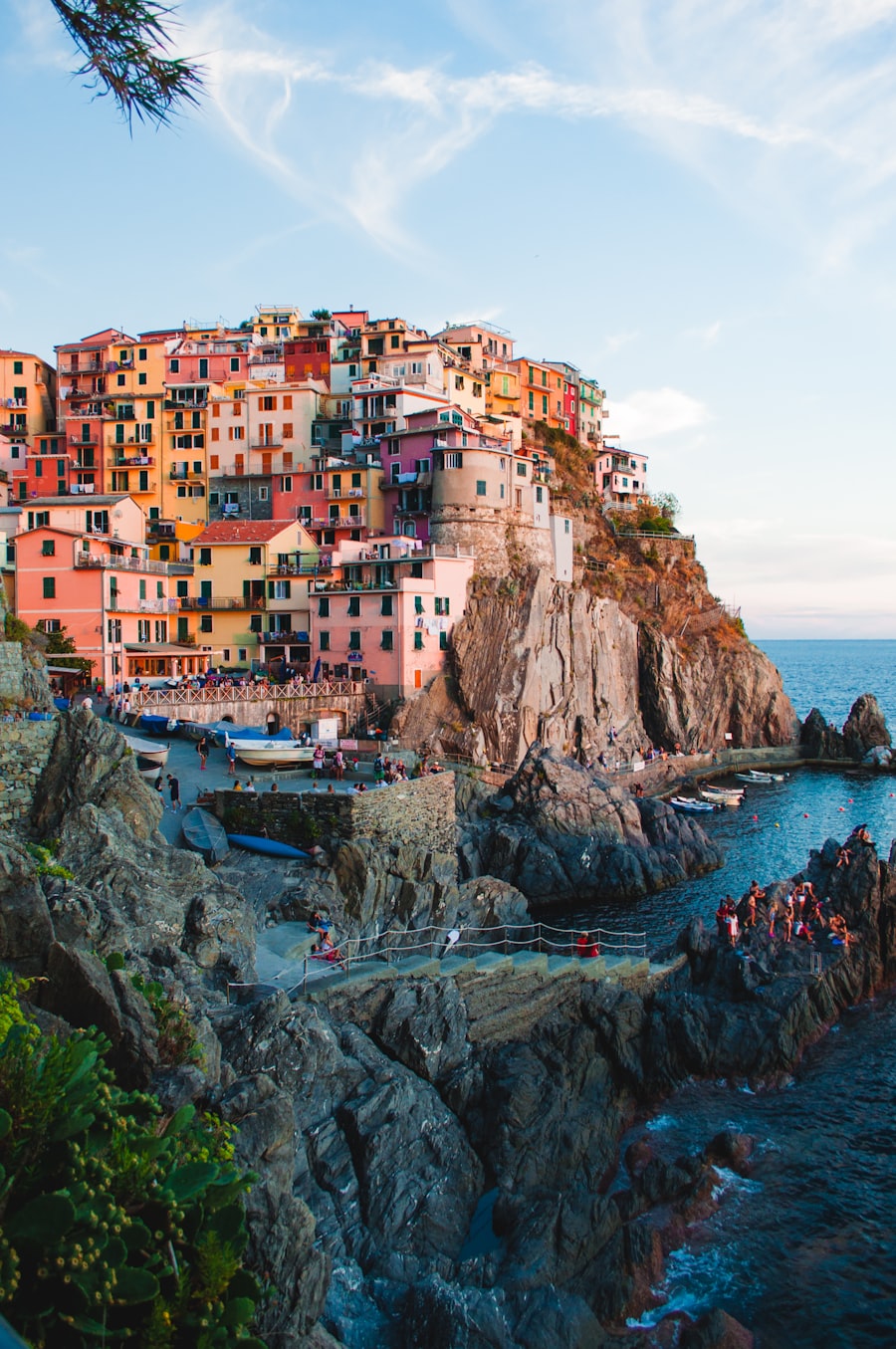 Italian importers shorten euro-dollar quote windows as the session range tightens